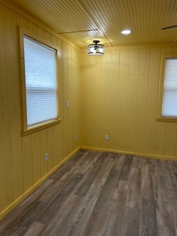 414 N N Avenue F, Clifton, TX 76634