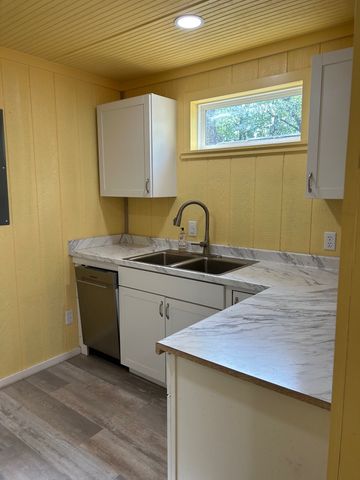 414 N N Avenue F, Clifton, TX 76634