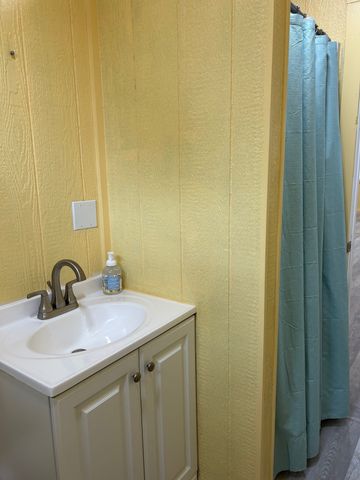414 N N Avenue F, Clifton, TX 76634