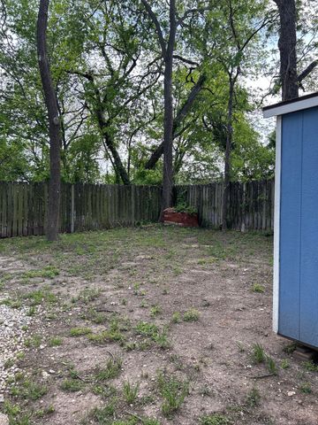 414 N N Avenue F, Clifton, TX 76634