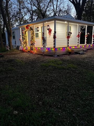 414 N N Avenue F, Clifton, TX 76634