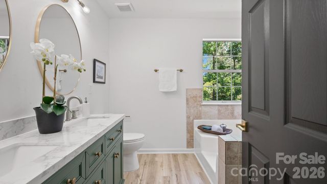8815 Burnt Umber Drive, Charlotte, NC 28215