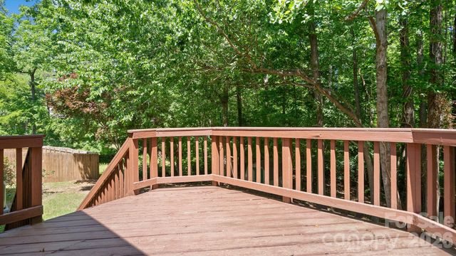 8815 Burnt Umber Drive, Charlotte, NC 28215