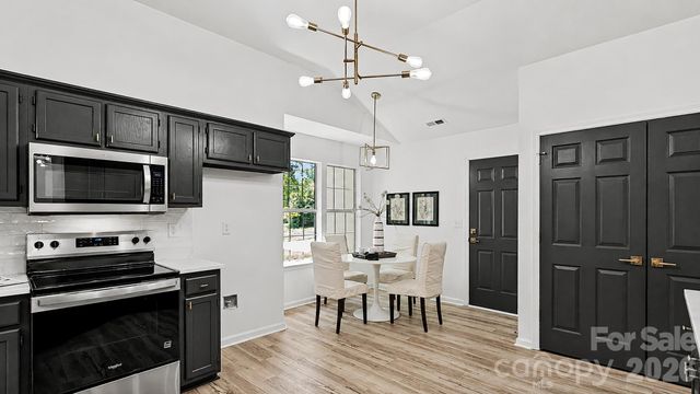 8815 Burnt Umber Drive, Charlotte, NC 28215