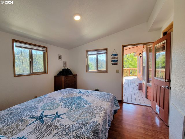 19921 WHALESHEAD Rd M1, Brookings, OR 97415