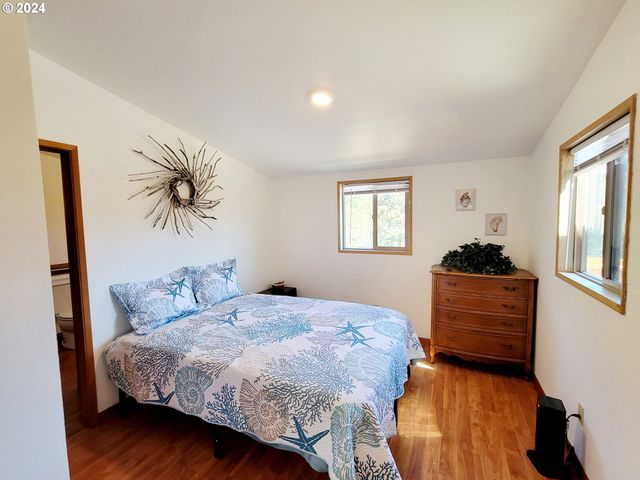 19921 WHALESHEAD Rd M1, Brookings, OR 97415