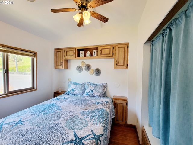 19921 WHALESHEAD Rd M1, Brookings, OR 97415