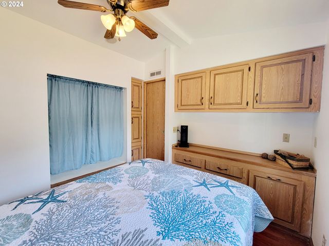 19921 WHALESHEAD Rd M1, Brookings, OR 97415