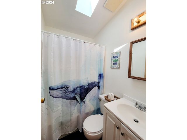 19921 WHALESHEAD Rd M1, Brookings, OR 97415