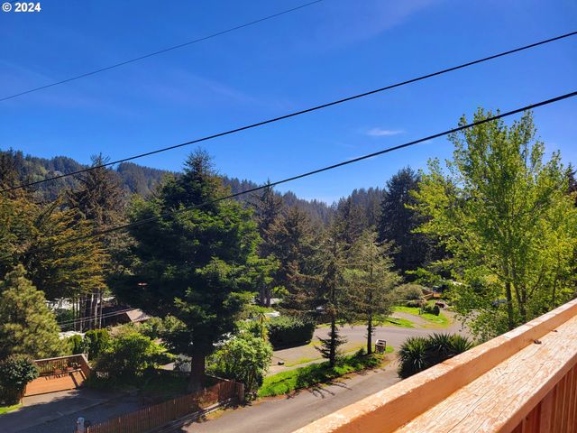 19921 WHALESHEAD Rd M1, Brookings, OR 97415