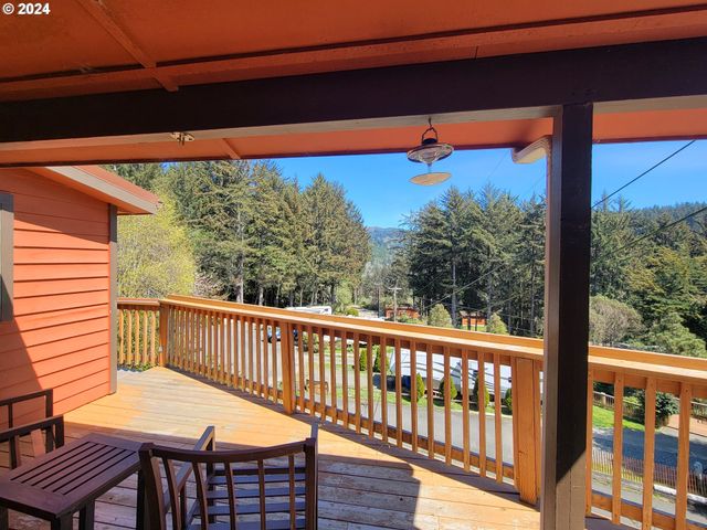 19921 WHALESHEAD Rd M1, Brookings, OR 97415