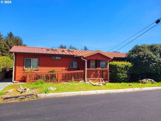 19921 WHALESHEAD Rd M1, Brookings, OR 97415