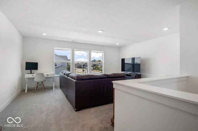5242 Pinehurst Court, Whitestown, IN 46075