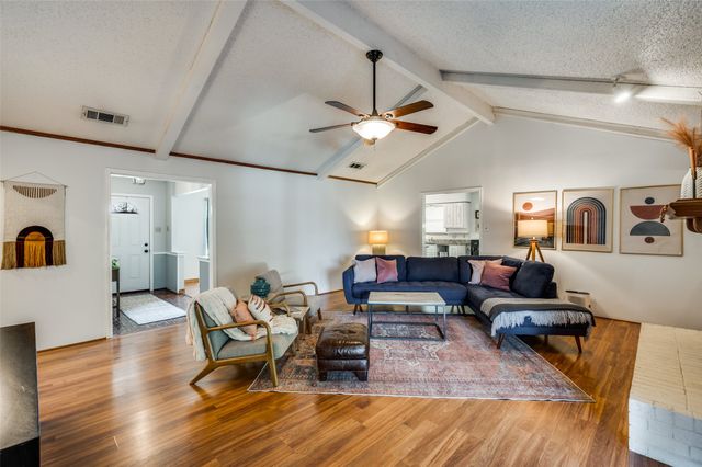 1519 Glenhill Lane, Lewisville, TX 75077