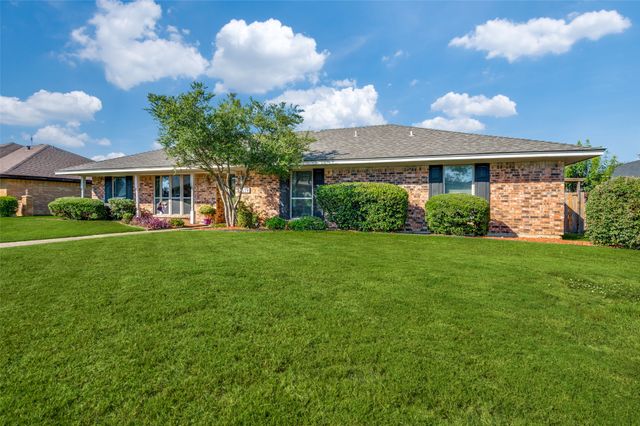 1519 Glenhill Lane, Lewisville, TX 75077