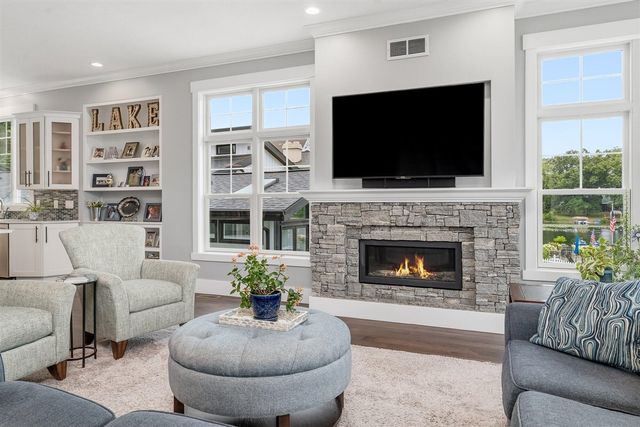 1573 S Crooked Lake Drive, Kalamazoo, MI 49009