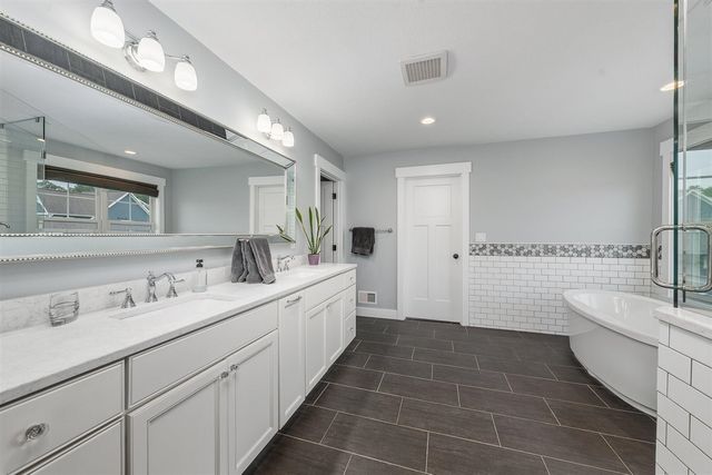 1573 S Crooked Lake Drive, Kalamazoo, MI 49009