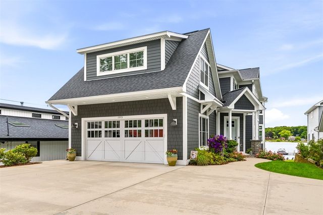 1573 S Crooked Lake Drive, Kalamazoo, MI 49009