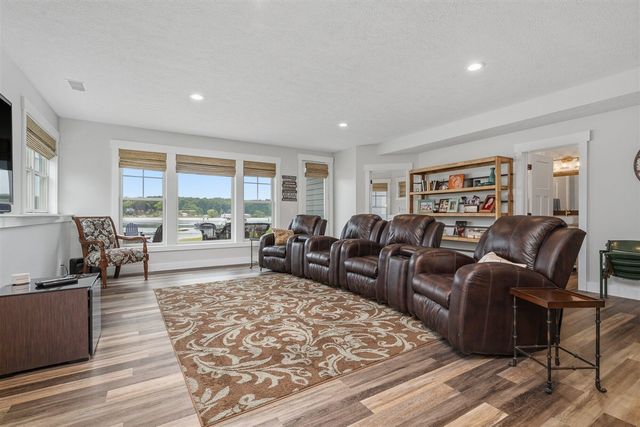 1573 S Crooked Lake Drive, Kalamazoo, MI 49009