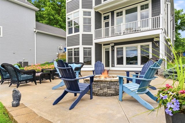 1573 S Crooked Lake Drive, Kalamazoo, MI 49009