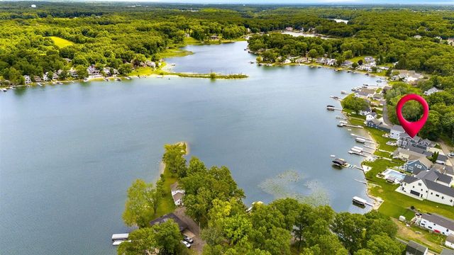 1573 S Crooked Lake Drive, Kalamazoo, MI 49009