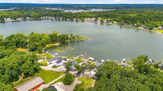 1573 S Crooked Lake Drive, Kalamazoo, MI 49009