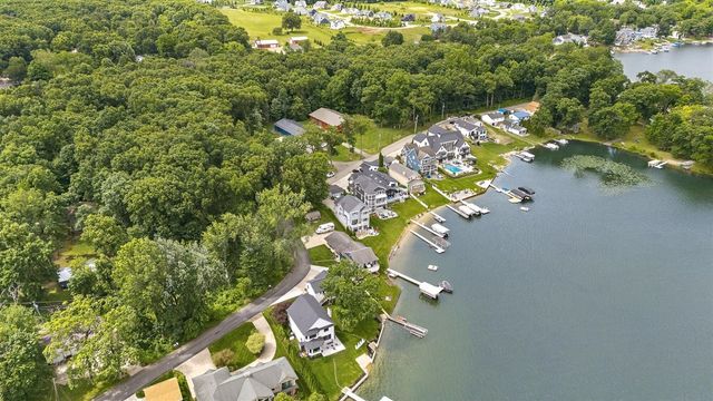 1573 S Crooked Lake Drive, Kalamazoo, MI 49009