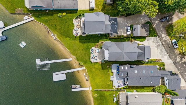1573 S Crooked Lake Drive, Kalamazoo, MI 49009