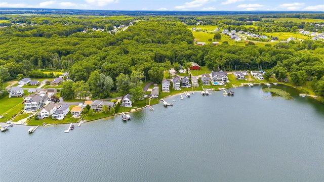 1573 S Crooked Lake Drive, Kalamazoo, MI 49009