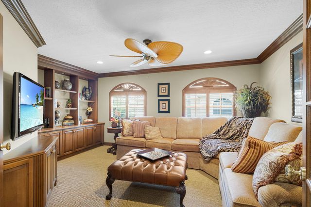 222 Legendary Circle, Palm Beach Gardens, FL 33418