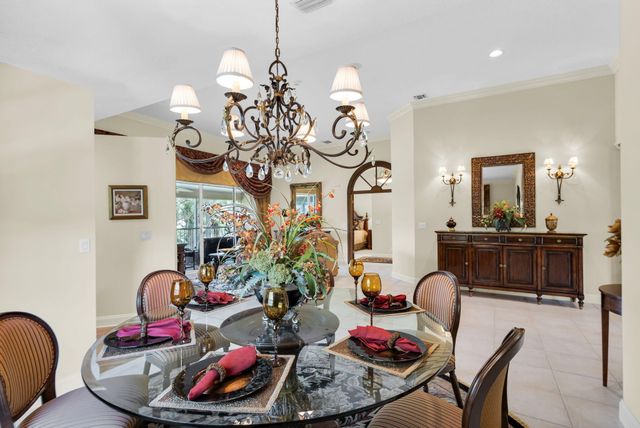 222 Legendary Circle, Palm Beach Gardens, FL 33418