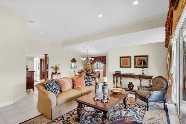 222 Legendary Circle, Palm Beach Gardens, FL 33418