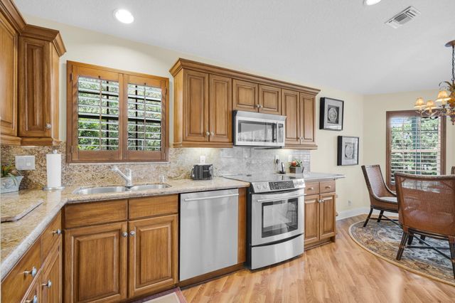 222 Legendary Circle, Palm Beach Gardens, FL 33418