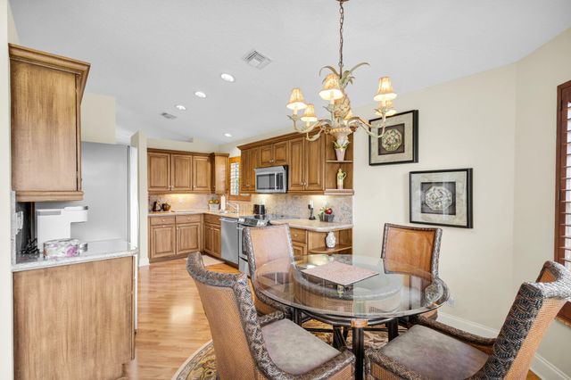222 Legendary Circle, Palm Beach Gardens, FL 33418