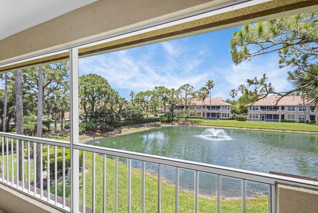 222 Legendary Circle, Palm Beach Gardens, FL 33418