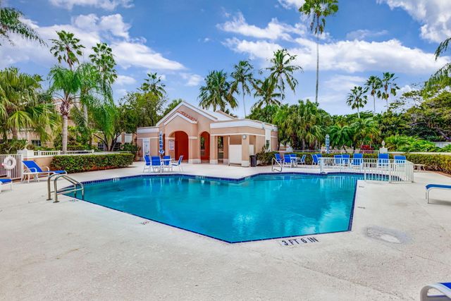 222 Legendary Circle, Palm Beach Gardens, FL 33418