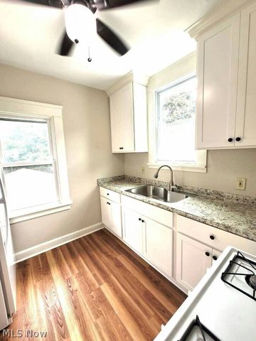 1303 Lakeland Avenue, Lakewood, OH 44107