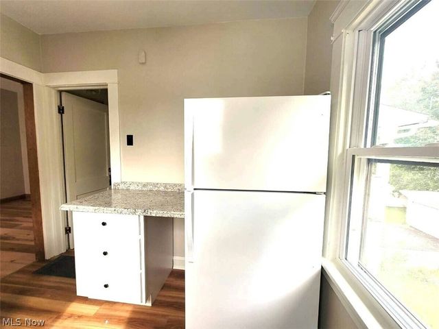 1303 Lakeland Avenue, Lakewood, OH 44107