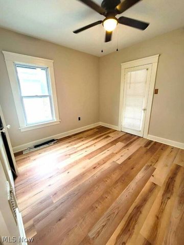 1303 Lakeland Avenue, Lakewood, OH 44107