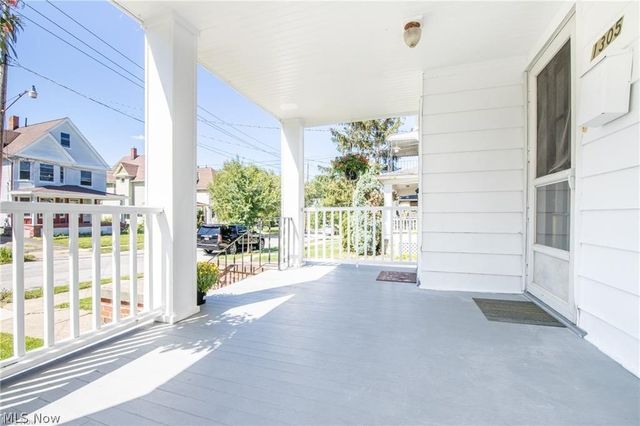 1303 Lakeland Avenue, Lakewood, OH 44107