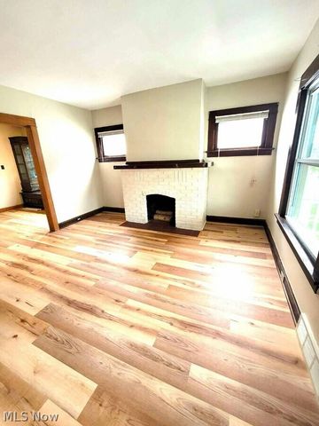1303 Lakeland Avenue, Lakewood, OH 44107