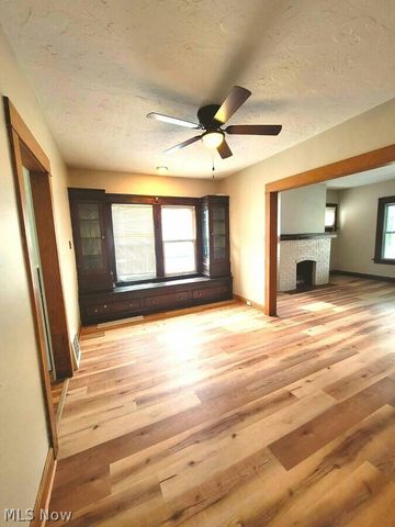 1303 Lakeland Avenue, Lakewood, OH 44107