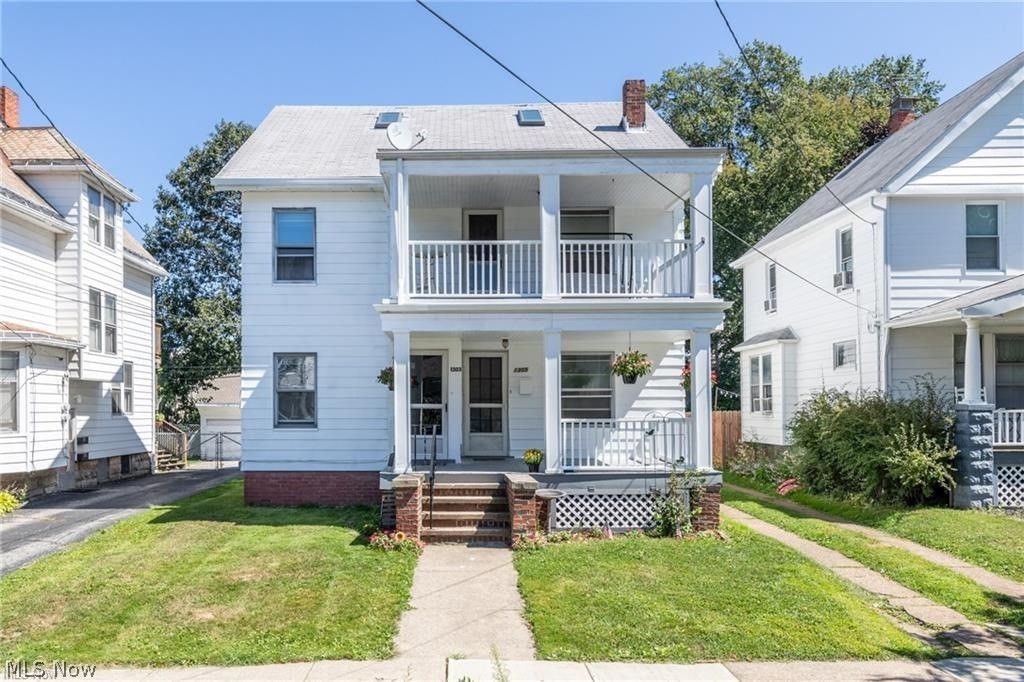 1303 Lakeland Avenue, Lakewood, OH 44107