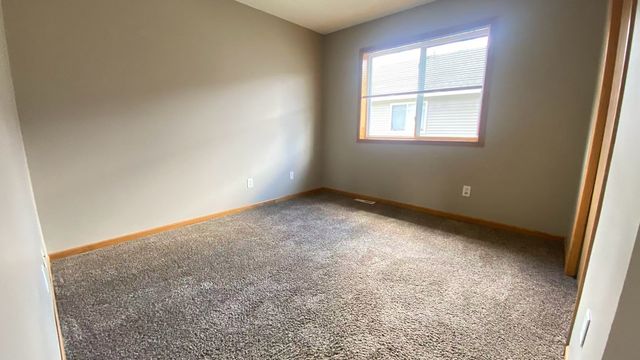 212 Tanager Path, Mankato, MN 56001