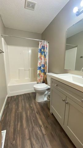 212 Tanager Path, Mankato, MN 56001