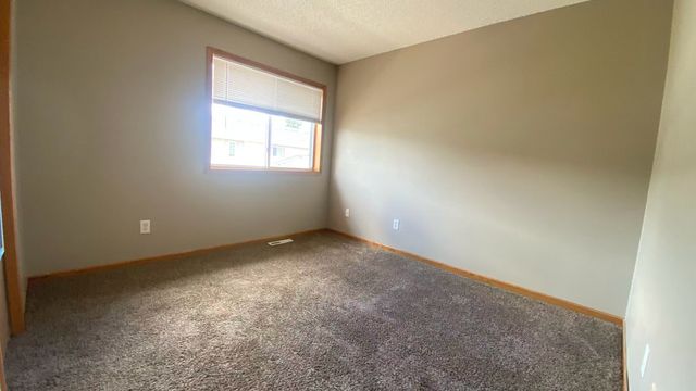 212 Tanager Path, Mankato, MN 56001