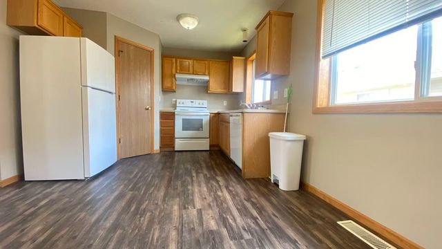 212 Tanager Path, Mankato, MN 56001