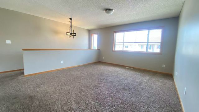212 Tanager Path, Mankato, MN 56001