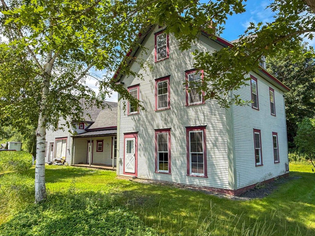 23 Elm Street, Newbury, VT 05081
