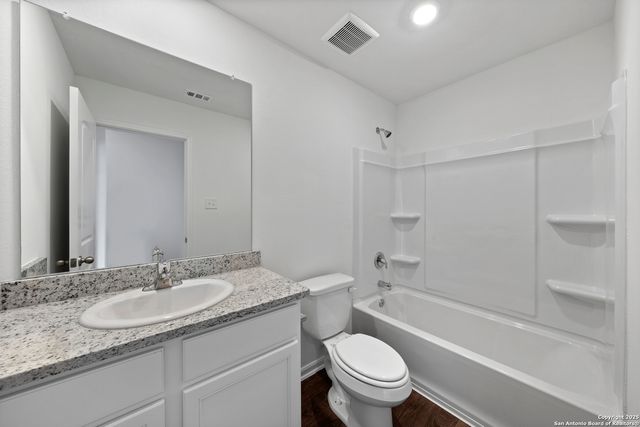 16162 Farmer, Lytle, TX 78052
